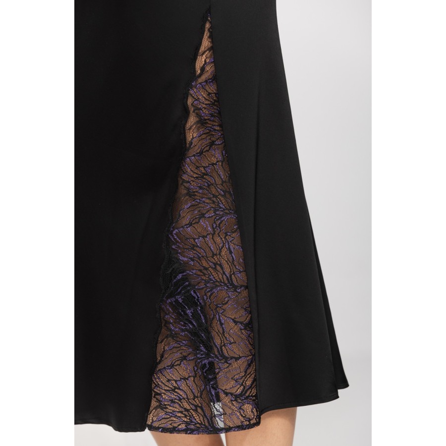 Camisón de noche largo en negro y azul, línea ceñida